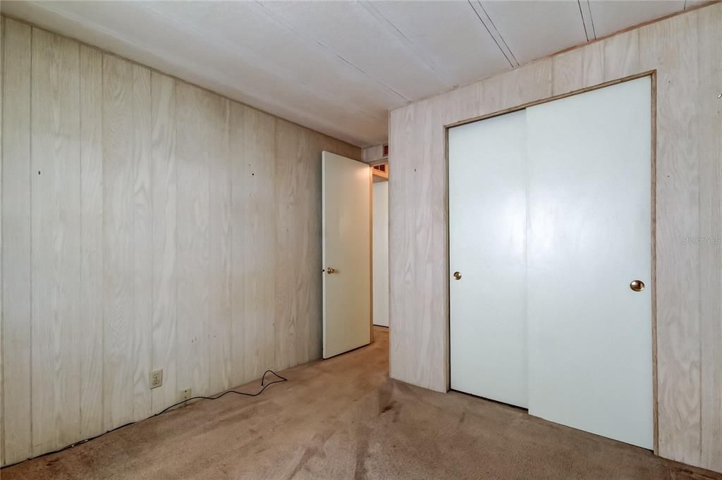 For Sale: $60,000 (3 beds, 2 baths, 888 Square Feet)