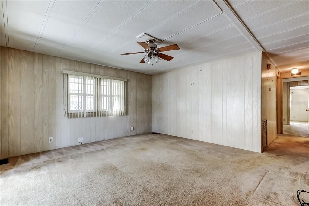 For Sale: $60,000 (3 beds, 2 baths, 888 Square Feet)