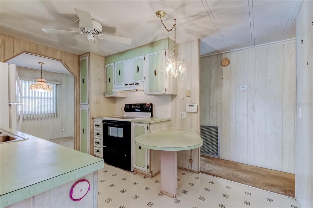 For Sale: $60,000 (3 beds, 2 baths, 888 Square Feet)