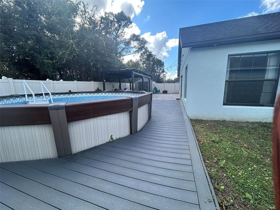 For Sale: $275,000 (4 beds, 2 baths, 1808 Square Feet)