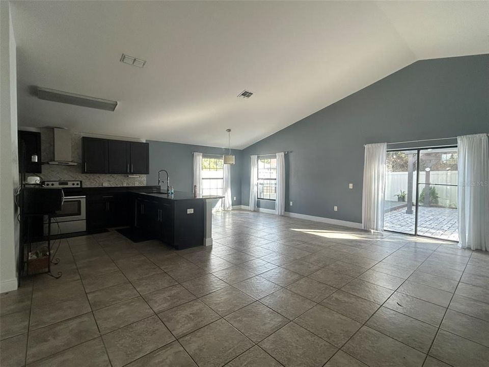 For Sale: $275,000 (4 beds, 2 baths, 1808 Square Feet)