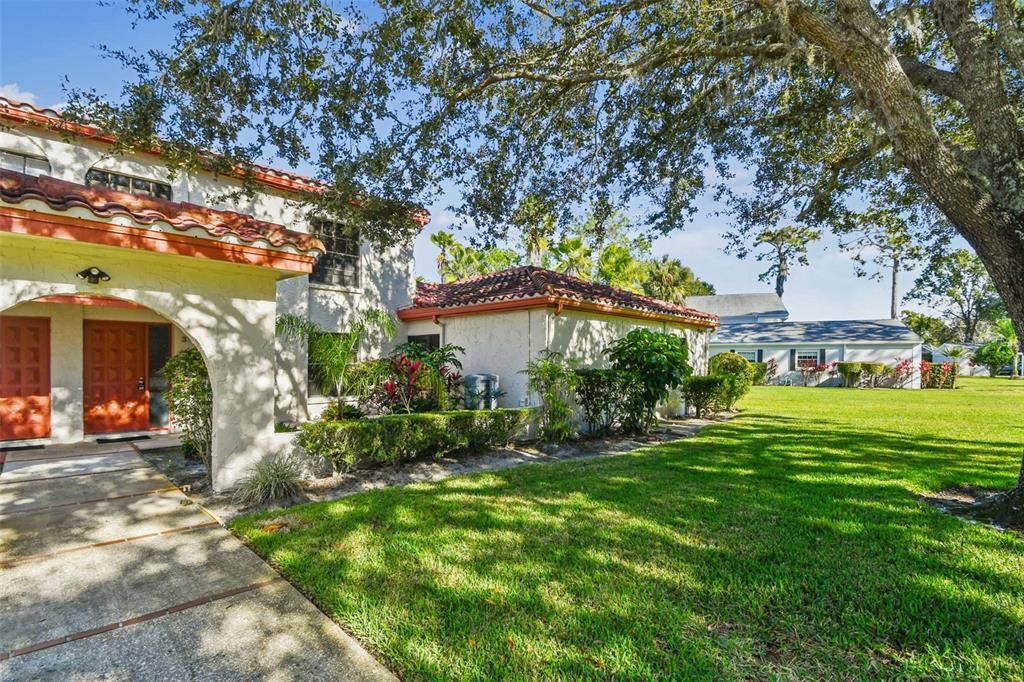 For Sale: $185,499 (1 beds, 1 baths, 963 Square Feet)