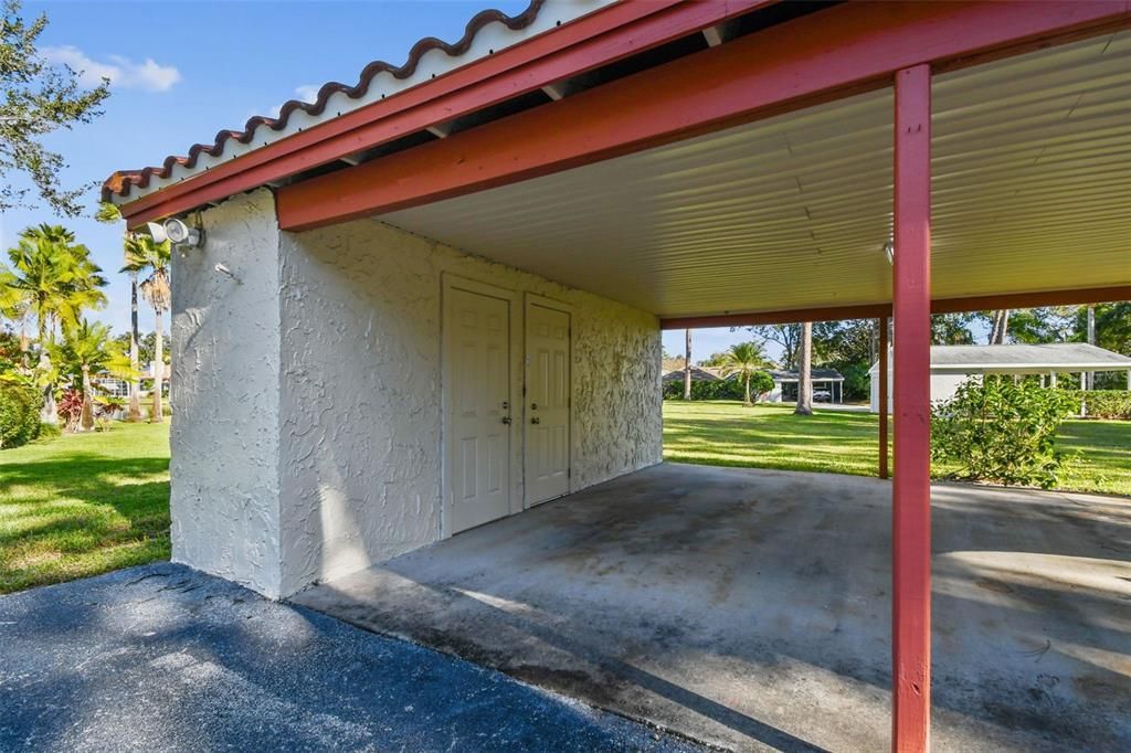 For Sale: $185,499 (1 beds, 1 baths, 963 Square Feet)