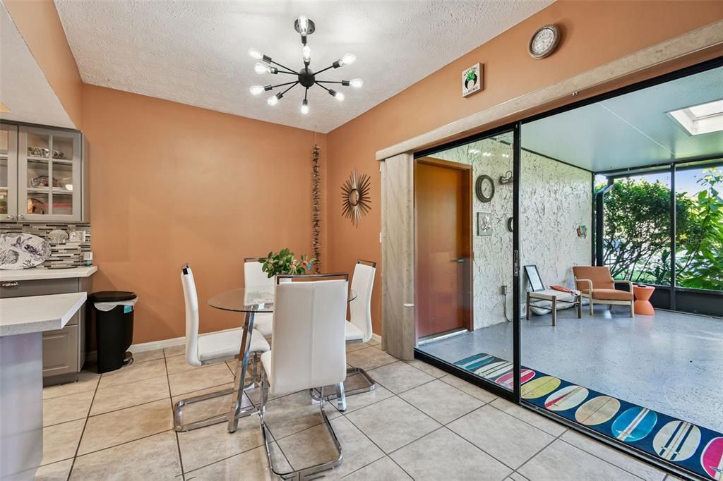 For Sale: $185,499 (1 beds, 1 baths, 963 Square Feet)