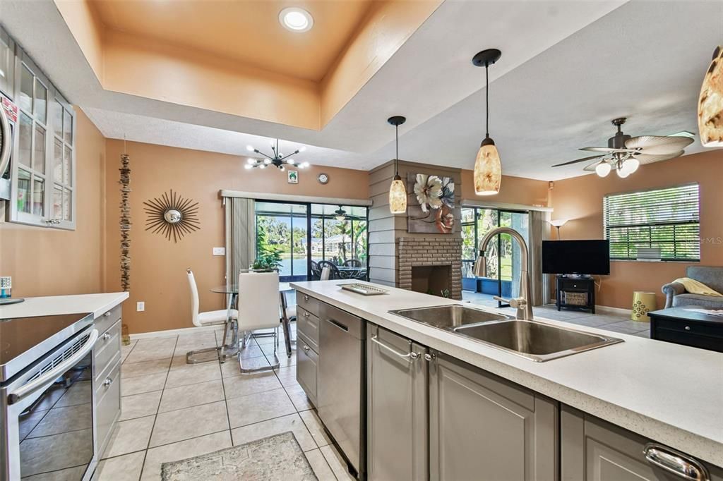 For Sale: $185,499 (1 beds, 1 baths, 963 Square Feet)