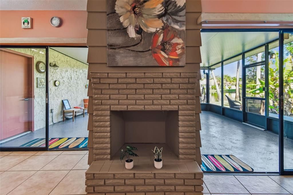 For Sale: $185,499 (1 beds, 1 baths, 963 Square Feet)