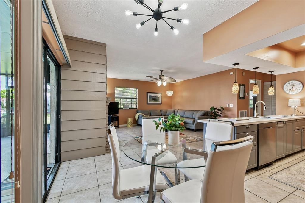 For Sale: $185,499 (1 beds, 1 baths, 963 Square Feet)