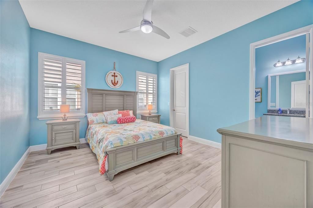 For Sale: $1,100,000 (4 beds, 4 baths, 3751 Square Feet)