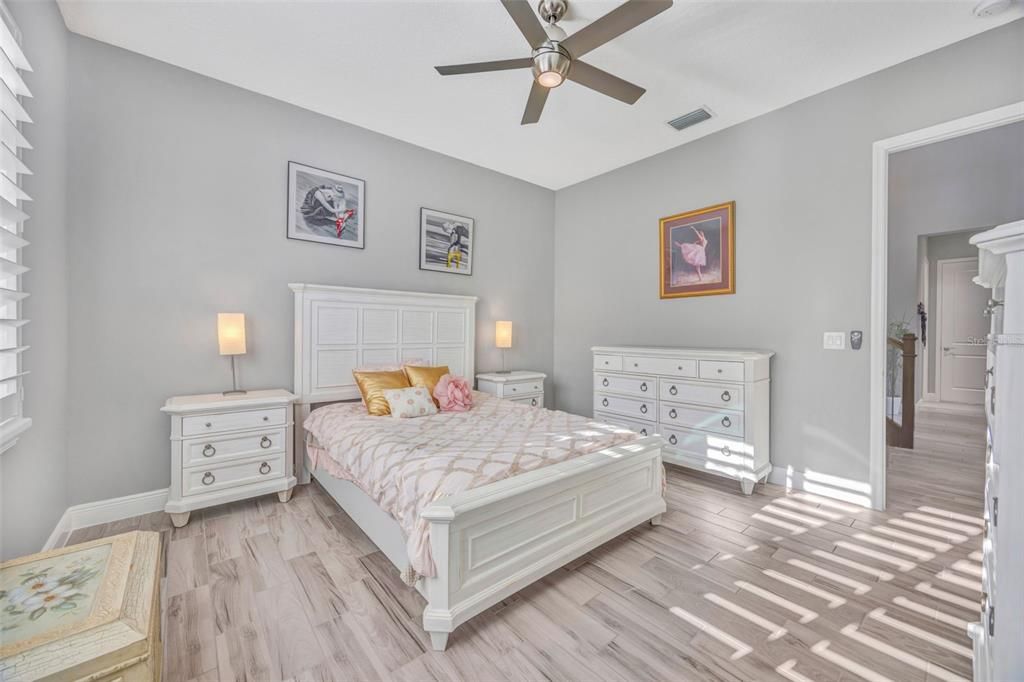 For Sale: $1,100,000 (4 beds, 4 baths, 3751 Square Feet)