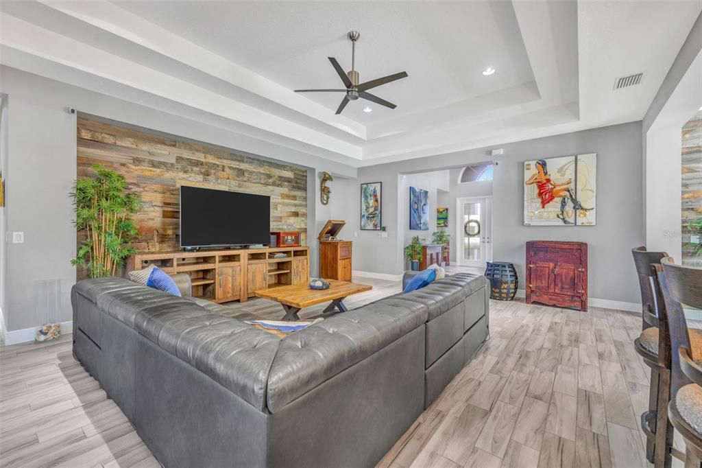 For Sale: $1,100,000 (4 beds, 4 baths, 3751 Square Feet)