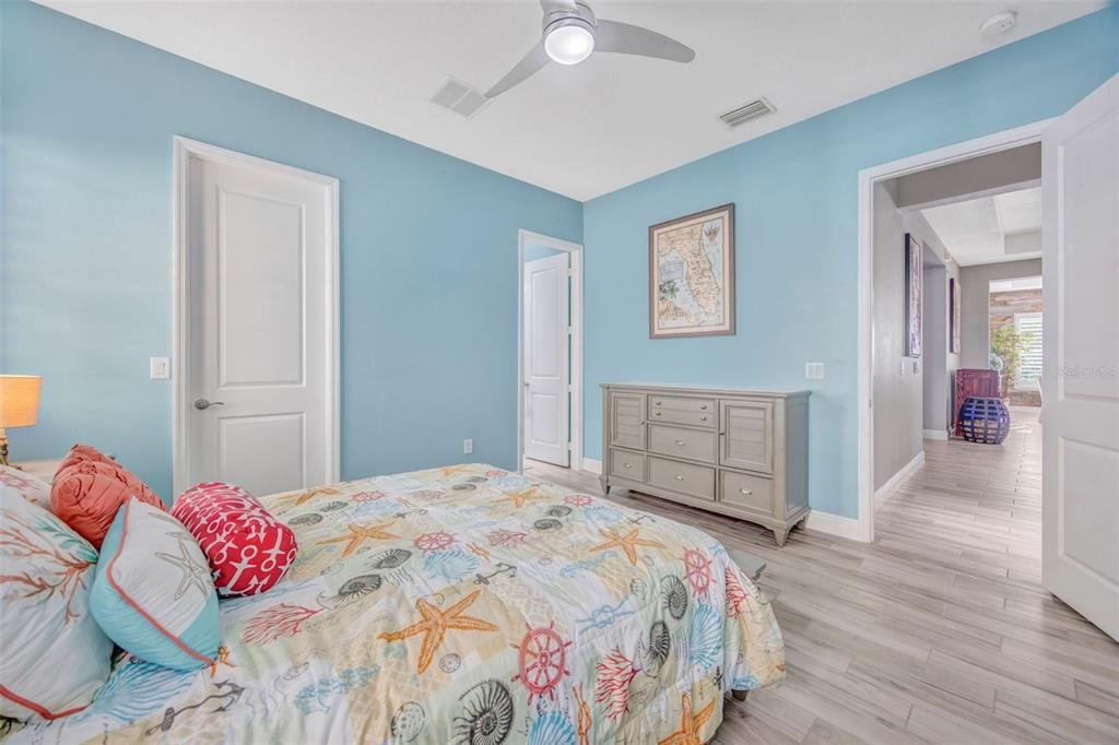 For Sale: $1,100,000 (4 beds, 4 baths, 3751 Square Feet)