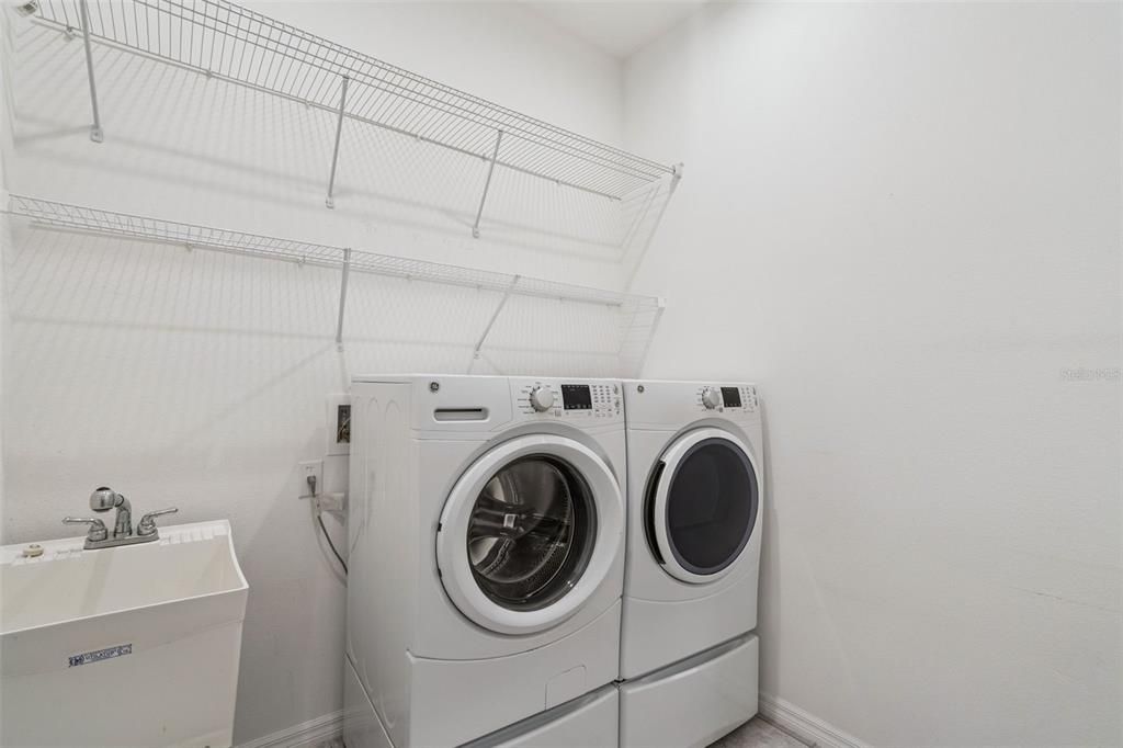 待售: $415,000 (4 贝兹, 3 浴室, 2039 平方英尺)