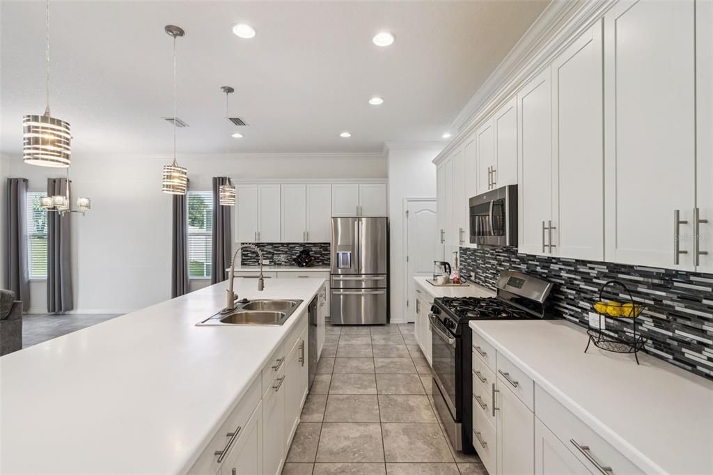 待售: $415,000 (4 贝兹, 3 浴室, 2039 平方英尺)