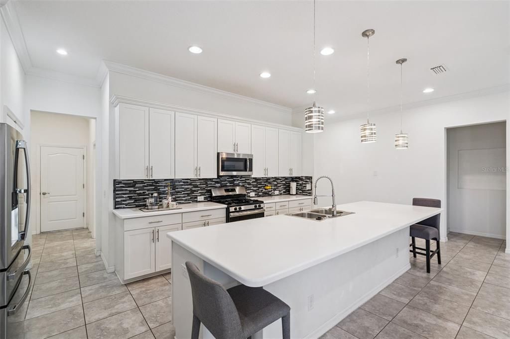 待售: $415,000 (4 贝兹, 3 浴室, 2039 平方英尺)