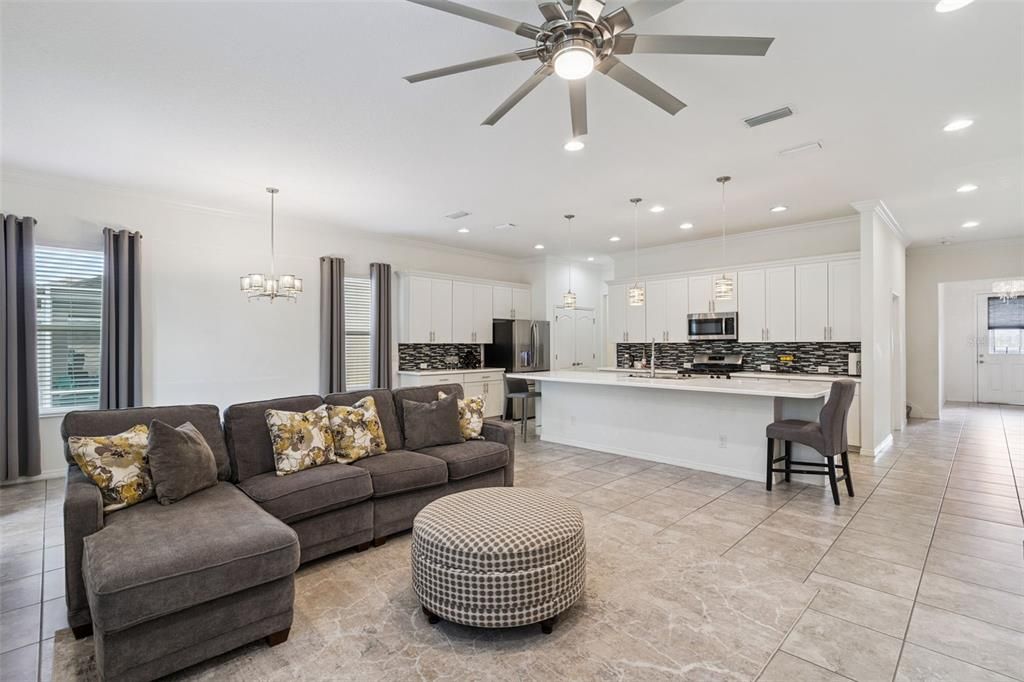 待售: $415,000 (4 贝兹, 3 浴室, 2039 平方英尺)