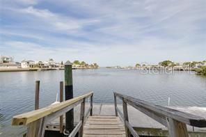 For Sale: $560,000 (2 beds, 2 baths, 1056 Square Feet)