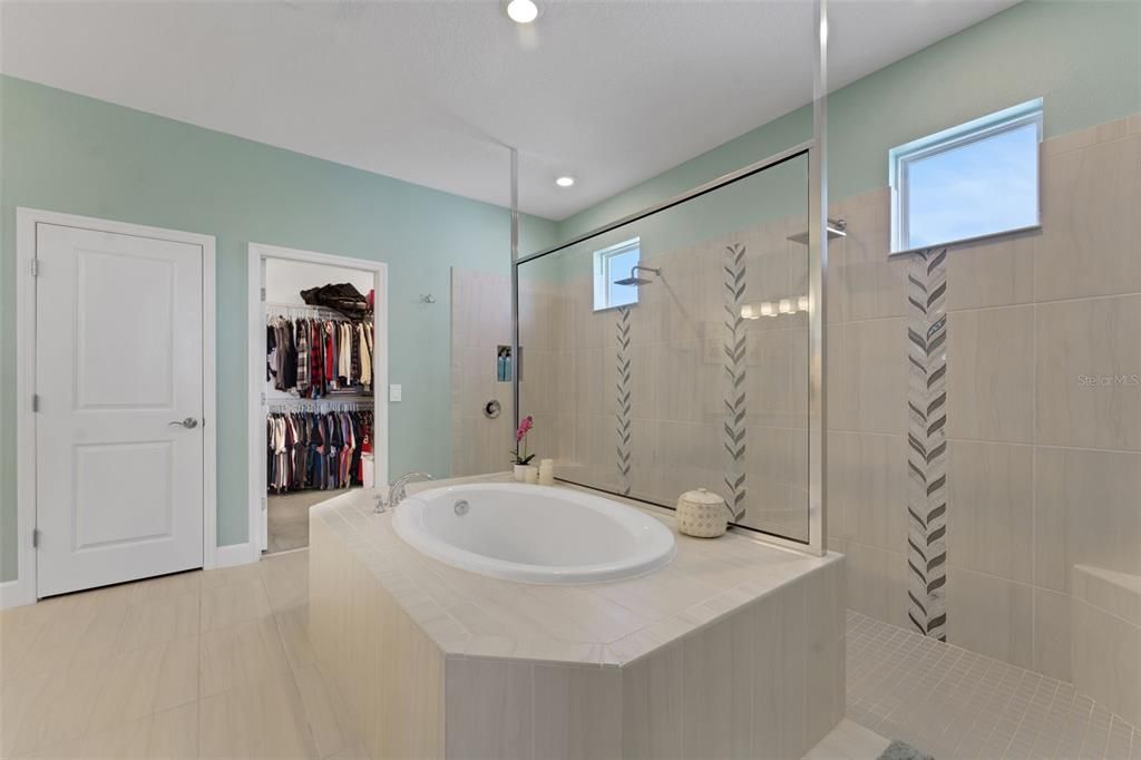 На продажу: $629,900 (4 спален, 3 ванн, 2713 Квадратных фут)