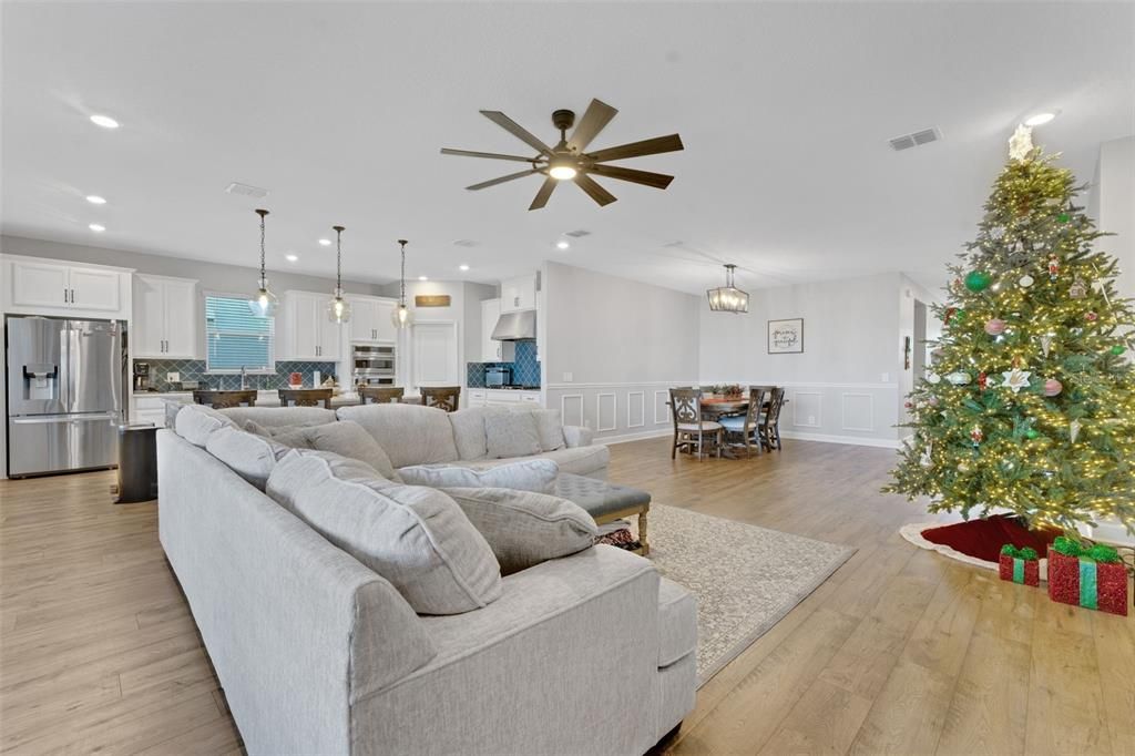 На продажу: $629,900 (4 спален, 3 ванн, 2713 Квадратных фут)