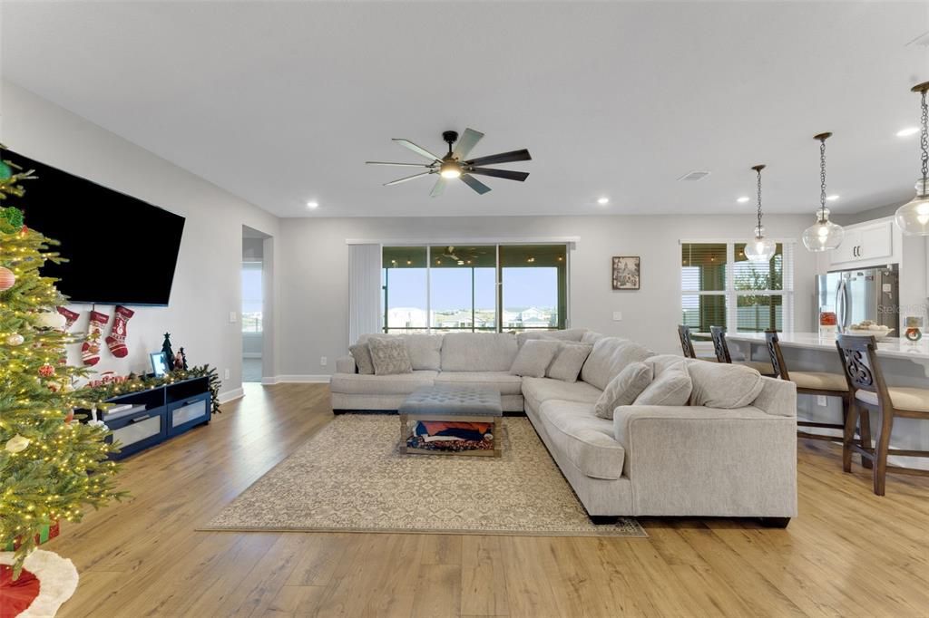 На продажу: $629,900 (4 спален, 3 ванн, 2713 Квадратных фут)