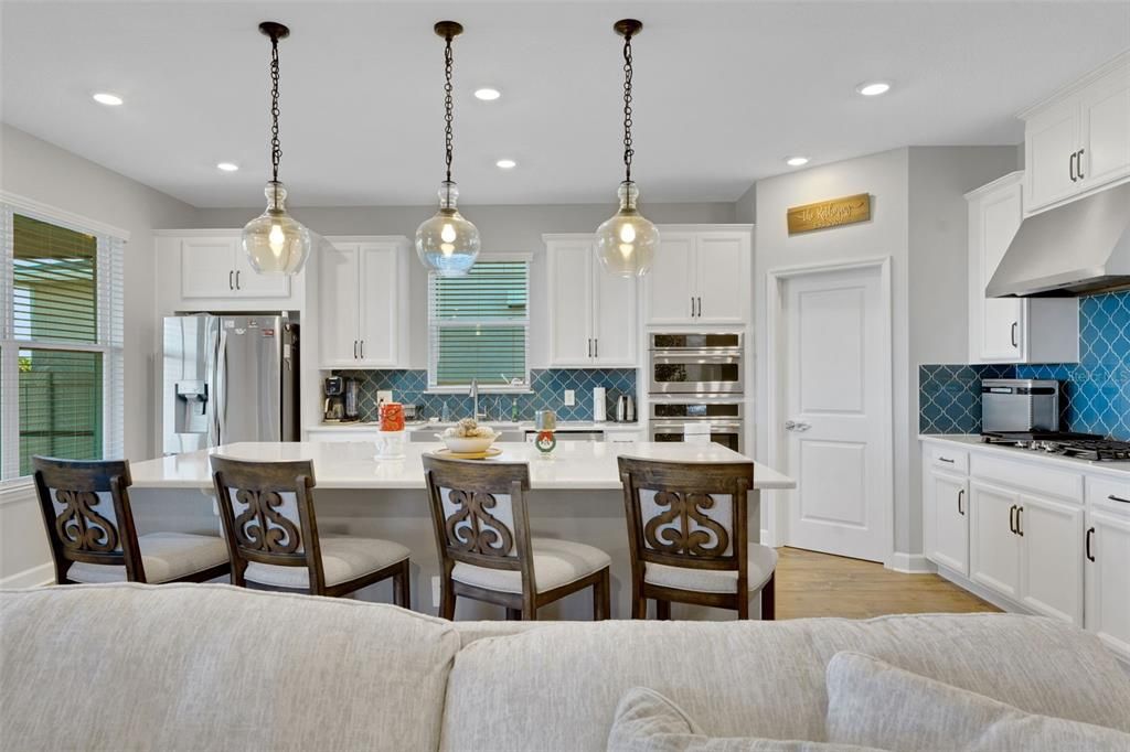 На продажу: $629,900 (4 спален, 3 ванн, 2713 Квадратных фут)