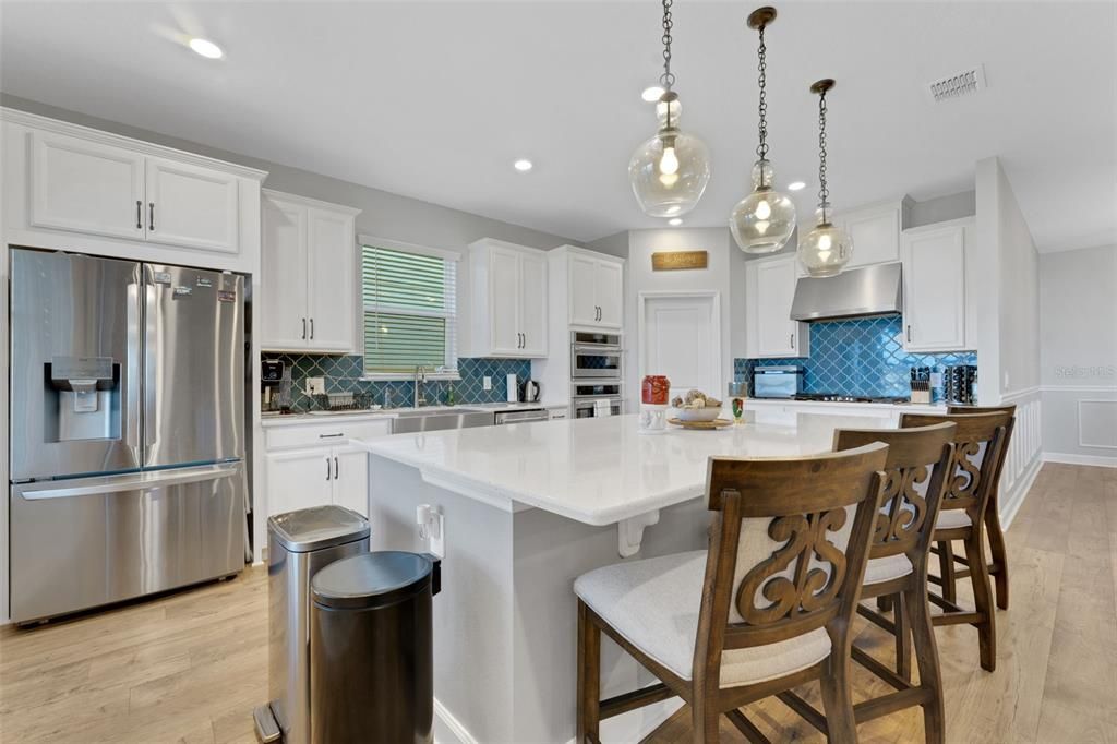 На продажу: $629,900 (4 спален, 3 ванн, 2713 Квадратных фут)