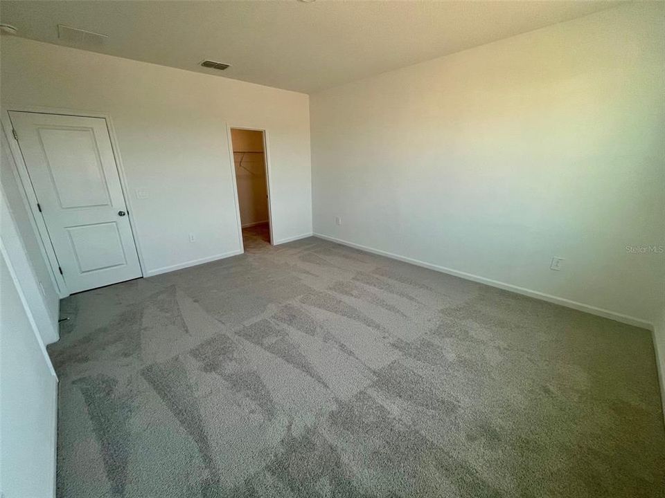 For Rent: $1,900 (3 beds, 2 baths, 1787 Square Feet)