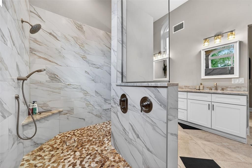 En Venta: $2,595,000 (5 camas, 4 baños, 3691 Pies cuadrados)