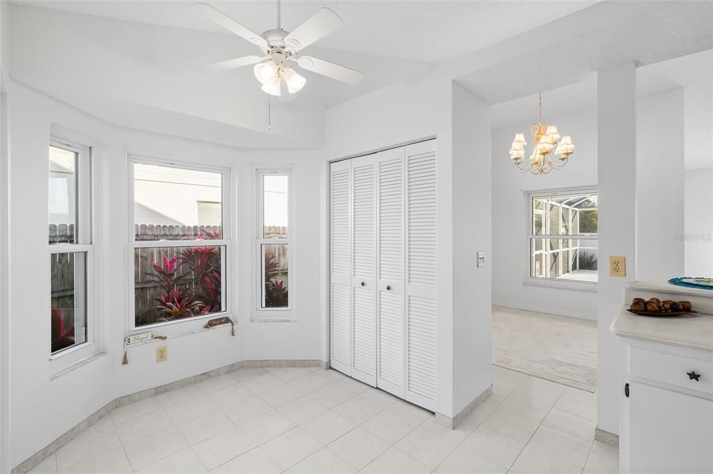 En Venta: $399,999 (3 camas, 2 baños, 1241 Pies cuadrados)