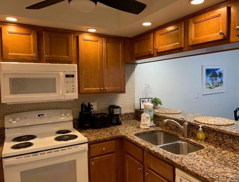 待售: $475,000 (2 贝兹, 2 浴室, 1206 平方英尺)