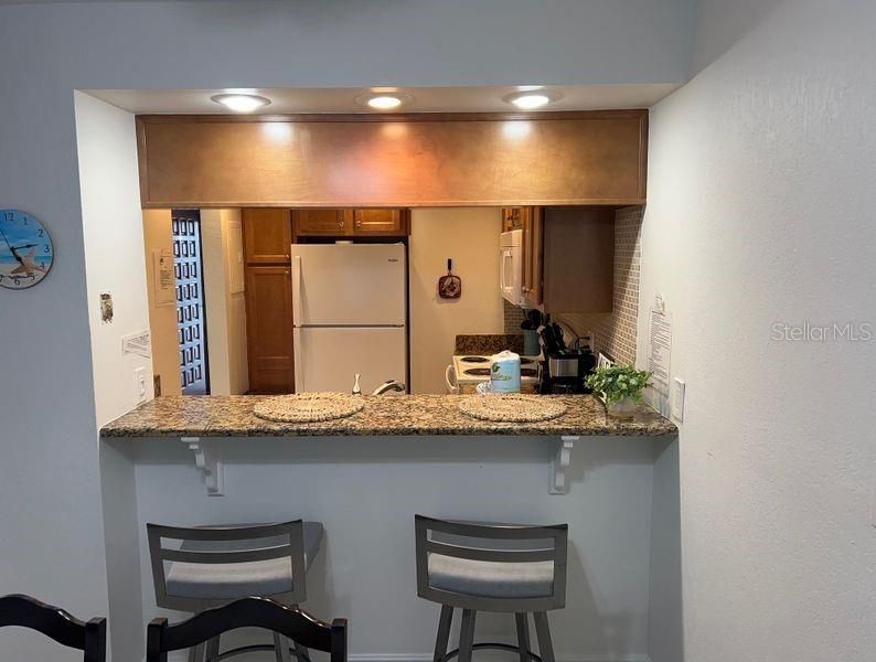 待售: $475,000 (2 贝兹, 2 浴室, 1206 平方英尺)