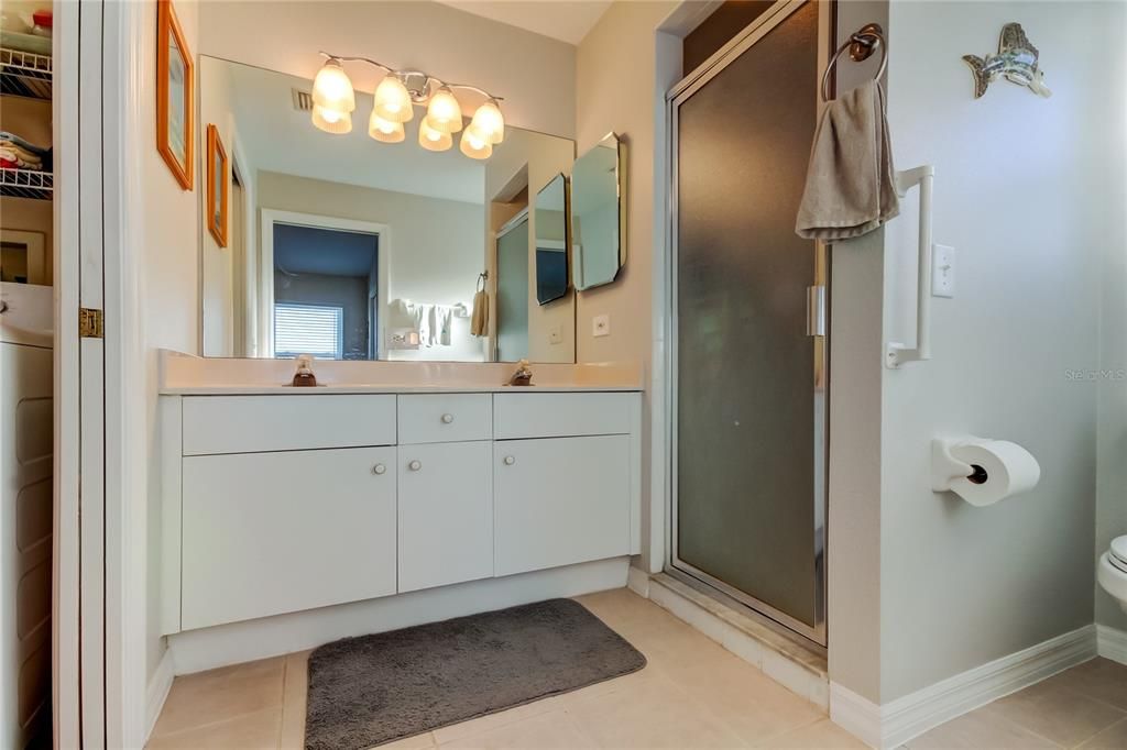 For Sale: $374,900 (2 beds, 2 baths, 1226 Square Feet)