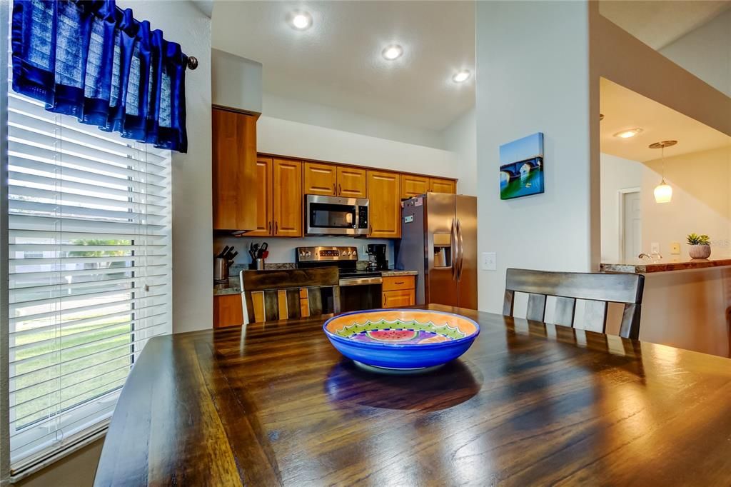 For Sale: $374,900 (2 beds, 2 baths, 1226 Square Feet)