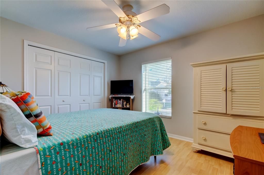 For Sale: $374,900 (2 beds, 2 baths, 1226 Square Feet)