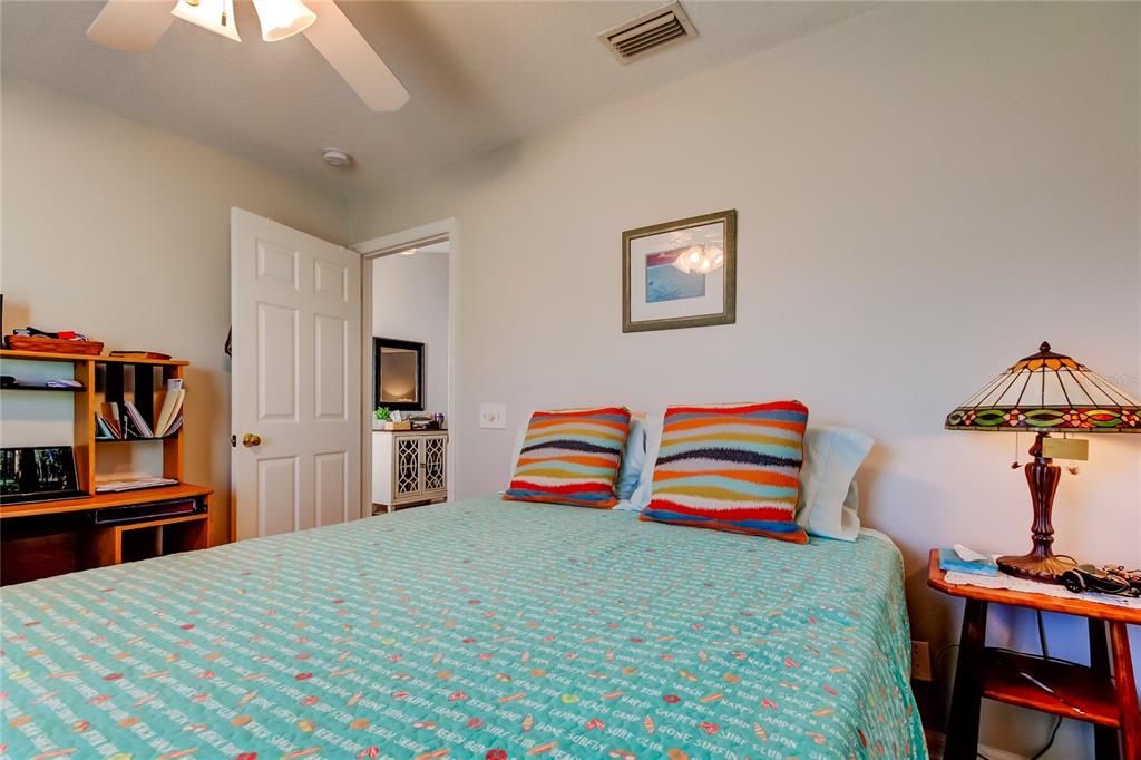 For Sale: $374,900 (2 beds, 2 baths, 1226 Square Feet)