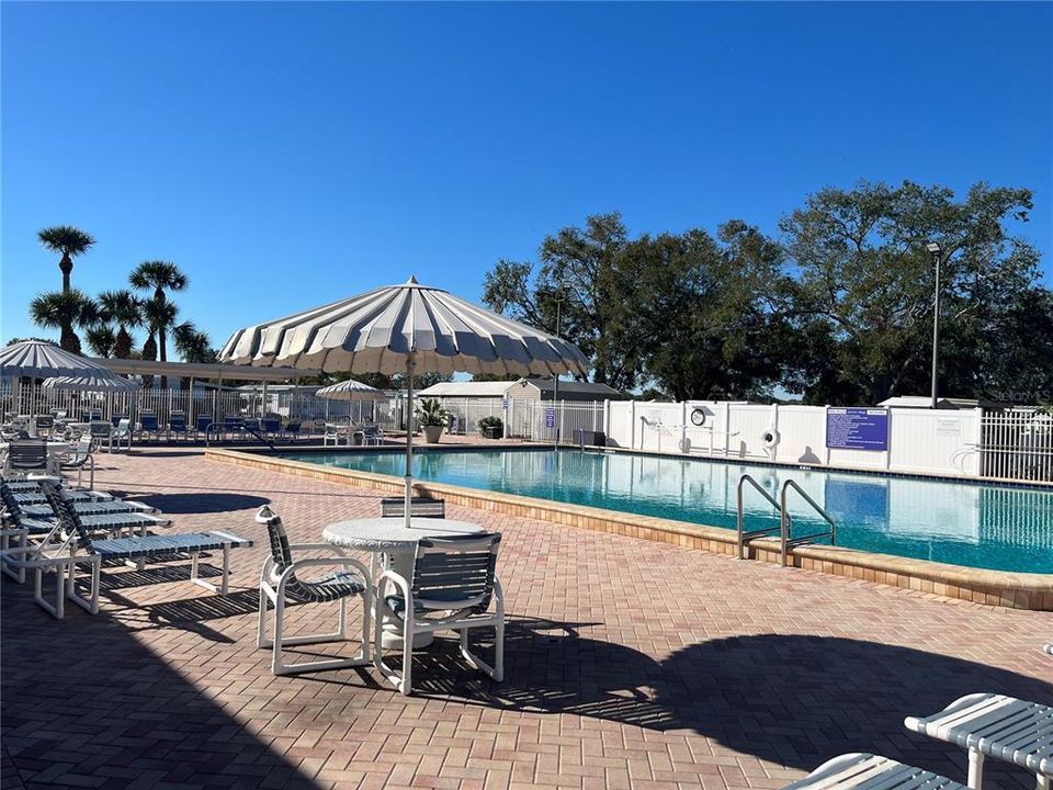 For Sale: $374,900 (2 beds, 2 baths, 1226 Square Feet)