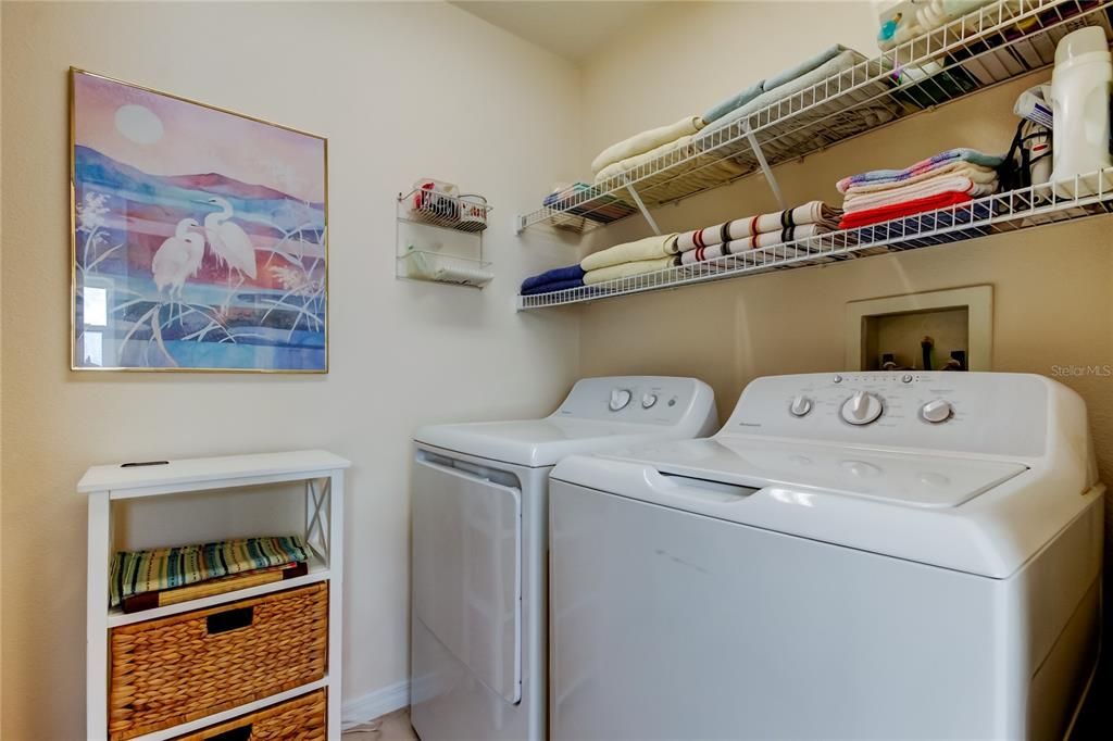 For Sale: $374,900 (2 beds, 2 baths, 1226 Square Feet)