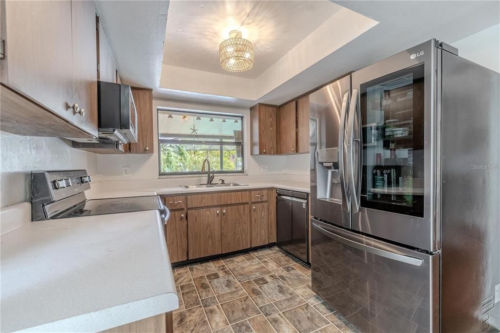 For Rent: $2,950 (3 beds, 2 baths, 1600 Square Feet)