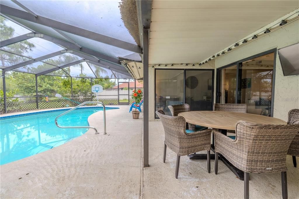 For Rent: $2,950 (3 beds, 2 baths, 1600 Square Feet)