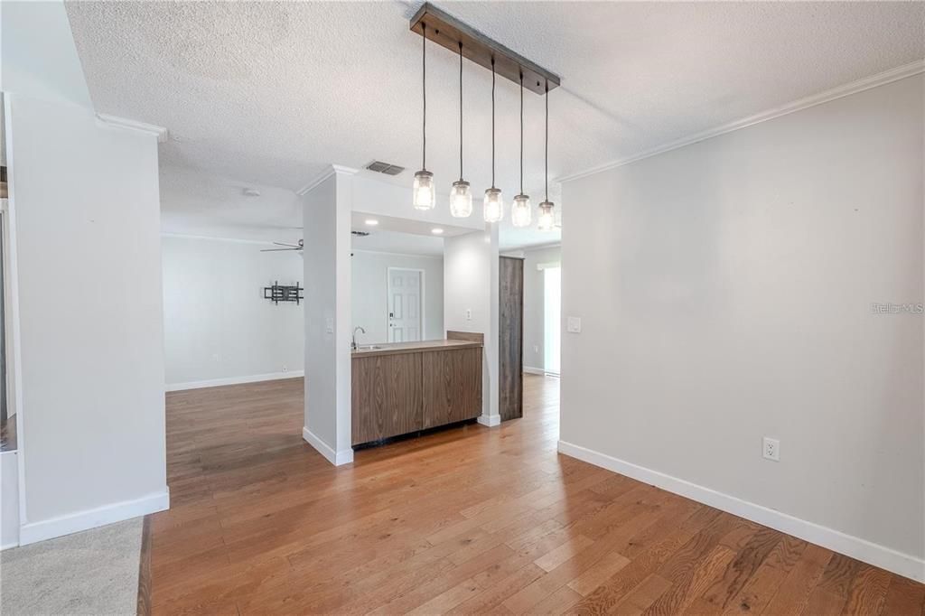 For Rent: $2,950 (3 beds, 2 baths, 1600 Square Feet)