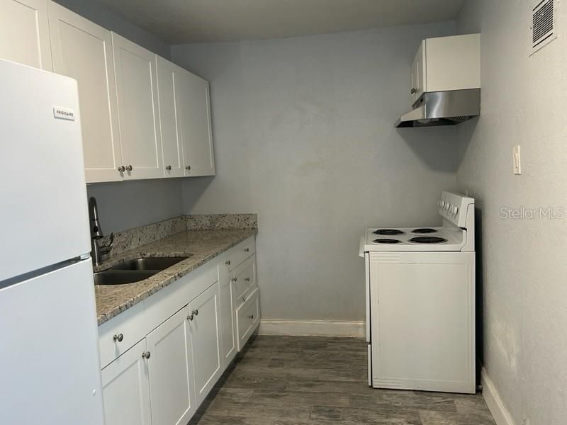 For Rent: $1,150 (1 beds, 1 baths, 560 Square Feet)