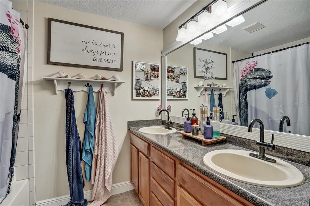 待售: $985,000 (5 贝兹, 3 浴室, 3337 平方英尺)