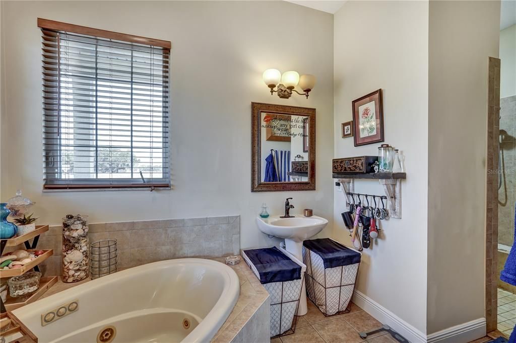 待售: $985,000 (5 贝兹, 3 浴室, 3337 平方英尺)