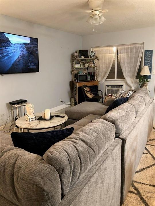 На продажу: $99,900 (2 спален, 1 ванн, 858 Квадратных фут)