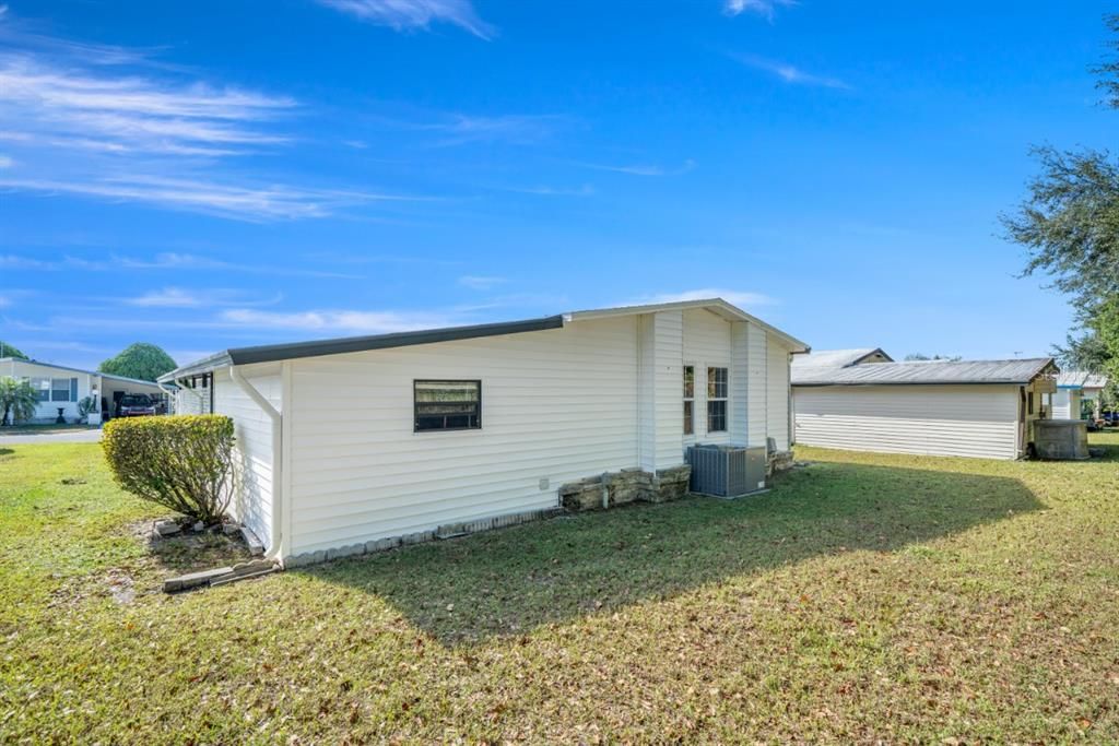 For Sale: $137,500 (2 beds, 2 baths, 960 Square Feet)