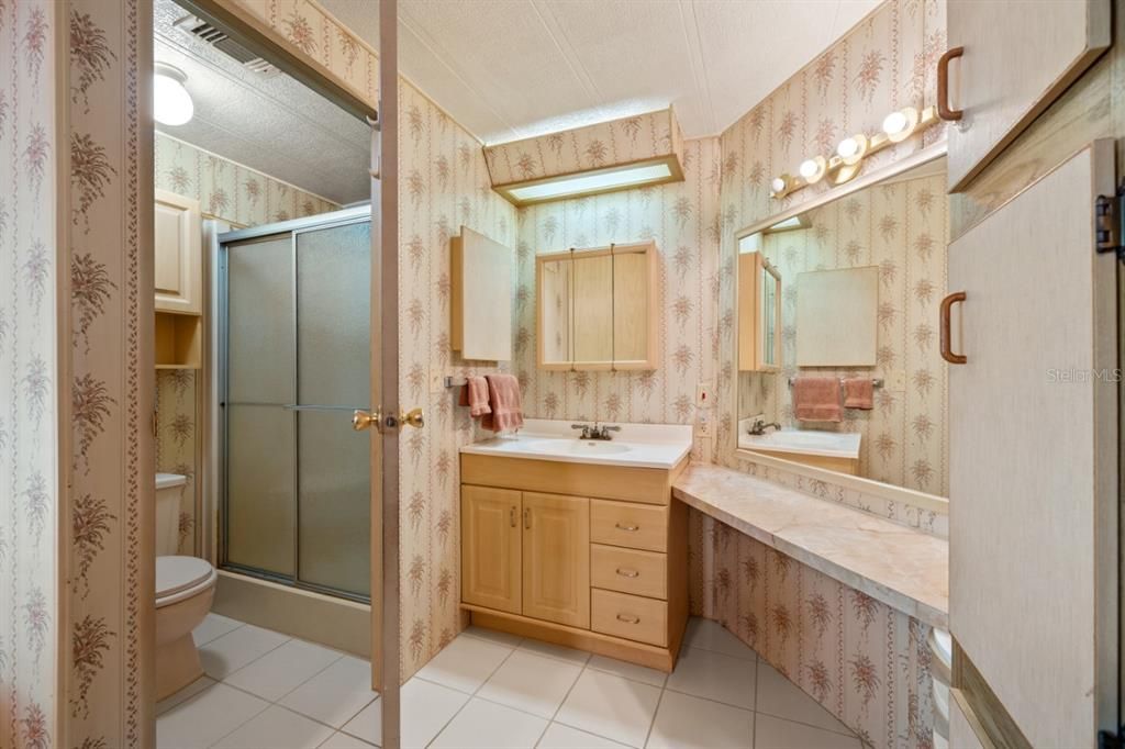 For Sale: $137,500 (2 beds, 2 baths, 960 Square Feet)