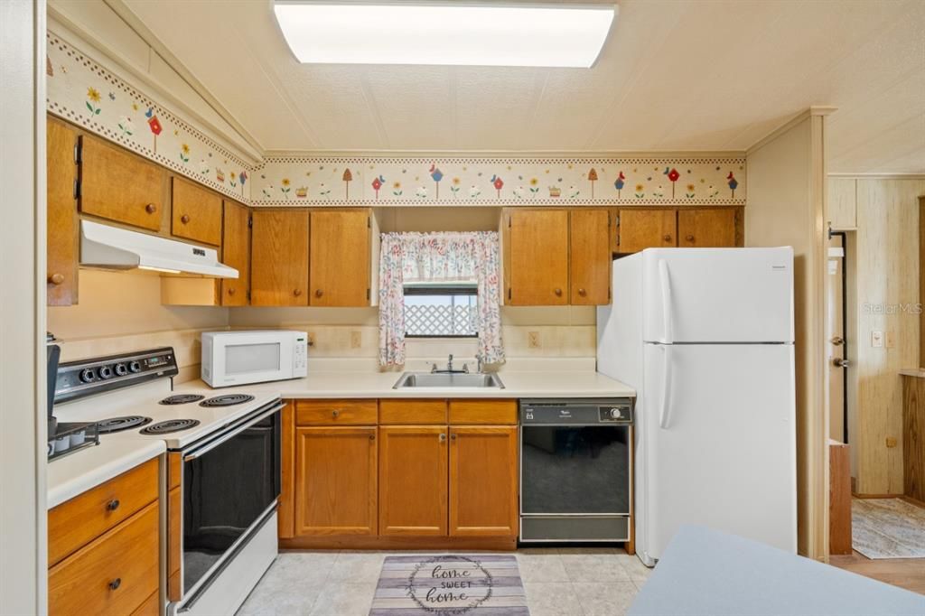 For Sale: $137,500 (2 beds, 2 baths, 960 Square Feet)