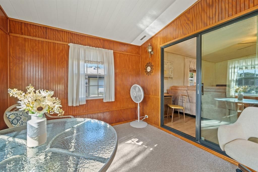 For Sale: $137,500 (2 beds, 2 baths, 960 Square Feet)