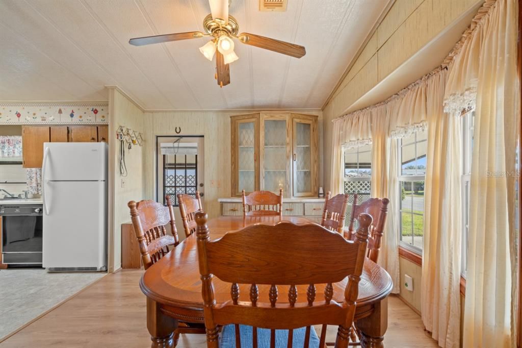 For Sale: $137,500 (2 beds, 2 baths, 960 Square Feet)