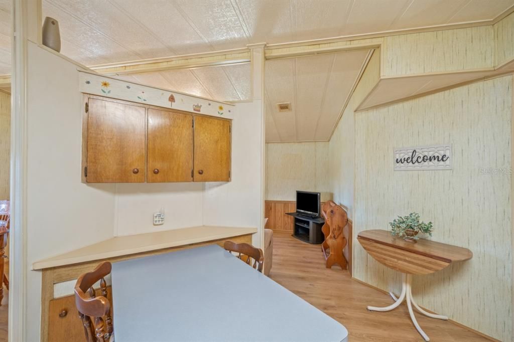 For Sale: $137,500 (2 beds, 2 baths, 960 Square Feet)