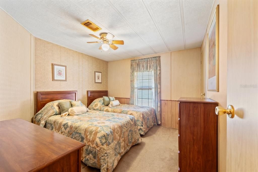 For Sale: $137,500 (2 beds, 2 baths, 960 Square Feet)